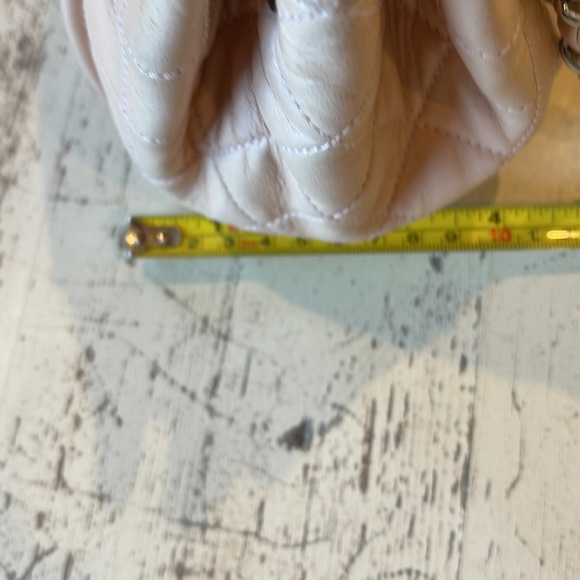 Chanel kiss lock blush pink purse - Picture 13 of 13